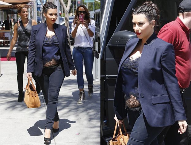 Kardashian znów pokazuje brzuszek! (ZDJĘCIA)