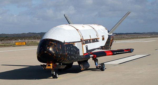X-37B - tajny samolot kosmiczny powrócił do bazy