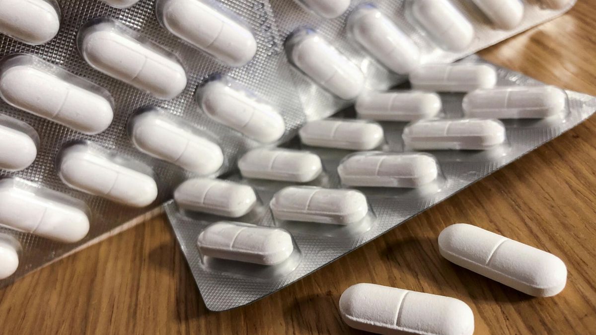 Nowy lek szansą na dłuższe życie dla pacjentów z rakiem jelita grubego. Spowalnia nawroty guzów