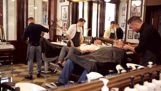 Do fryzjera najczęściej chodzimy w poniedziałek przed południem. Warszawiacy płacą średnio 173 zł za wizytę