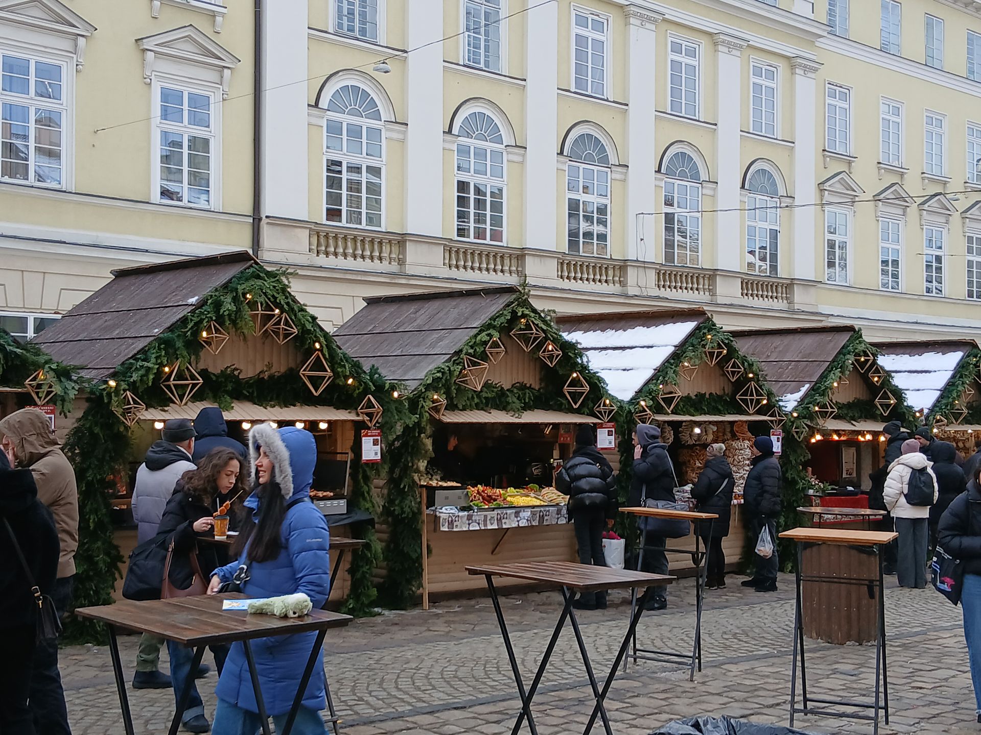 Lwowianie próbują żyć normalnie, organizują festiwale i jarmarki