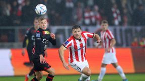 "Złote" trafienie obrońcy na grzęzawisku przy Kałuży w Krakowie