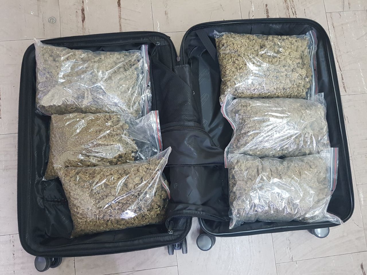 Policja przechwyciła 3 kg narkotyków