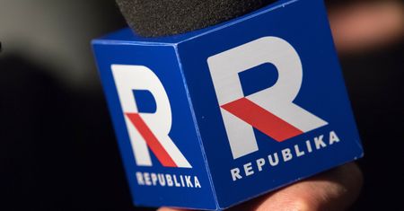 Kontrowersyjny pasek TV Republika. Napisali o "więźniach politycznych Tuska"