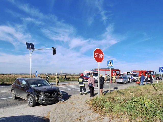 Wypadek na skrzyżowaniu w miejscowości Dobruchna