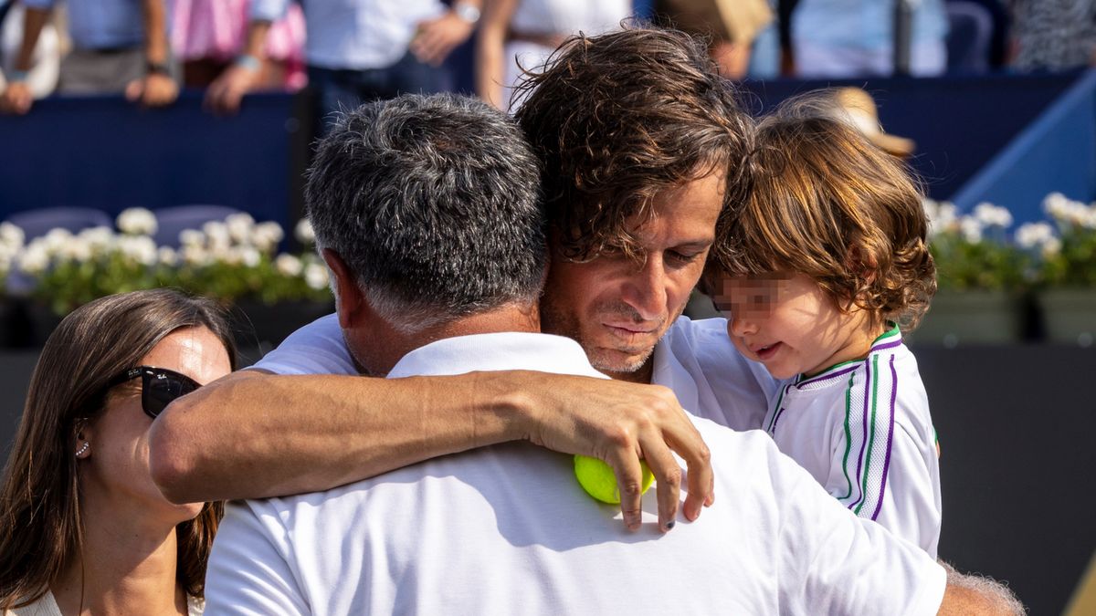 Feliciano Lopez wraz z synem i Tonim Nadalem (tyłem)