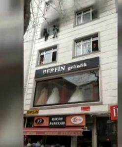 Turcja. Matka wyrzuciła dzieci z płonącego mieszkania
