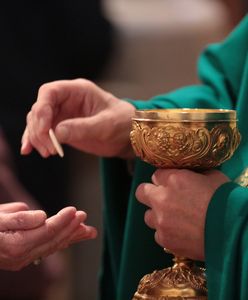 Ksiądz z Sosnowca przed sądem. Tajemnicza fiolka