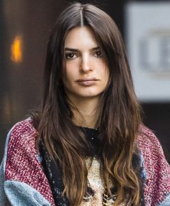 Nikt się za nią nie obejrzał. Emily Ratajkowski była nie do poznania