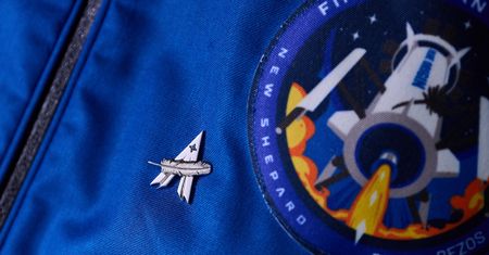 64 lata to różnica wieku pomiędzy najmłodszym, a najstarszym pasażerem lotu Blue Origin