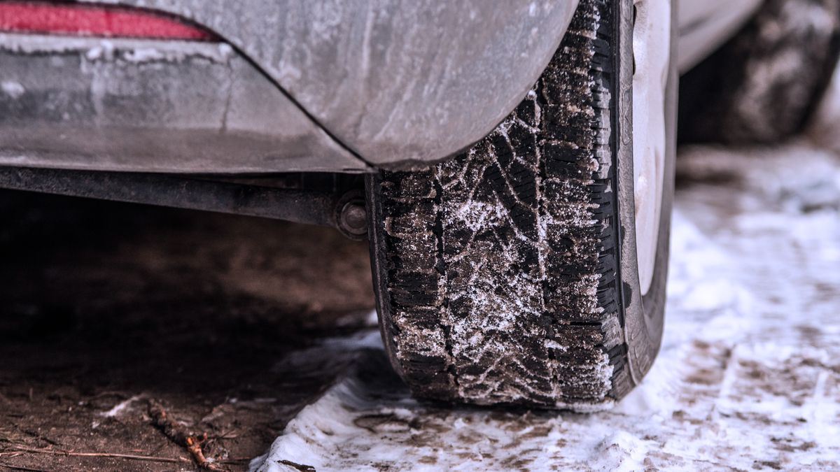 czekolada, jedzenie, woda, zima, tekstura, samochód, jazda, droga, opona, snieg, opony zimowe, samochód osobowy, kierowca, styl jazdy, bieżnik, pora roku, bez ludzi