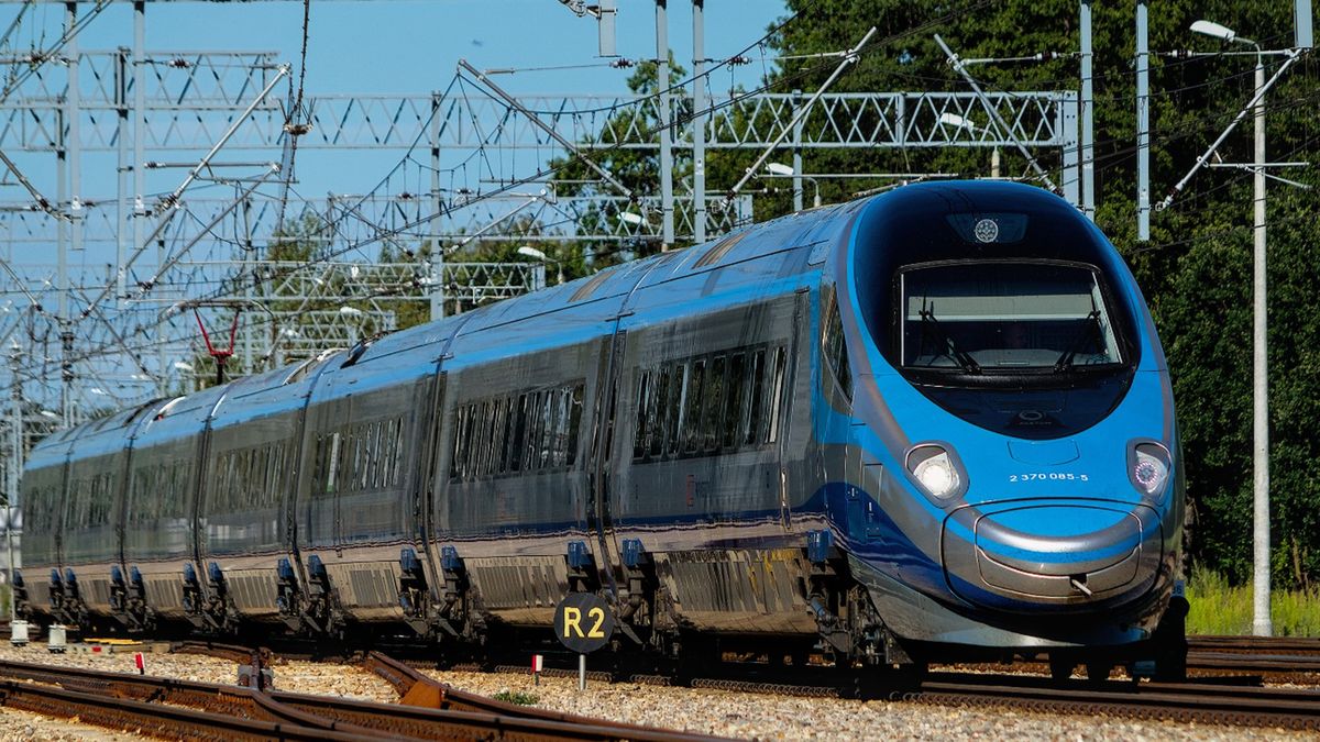 Nowa oferta PKP Intercity z biletem na komunikację w Warszawie