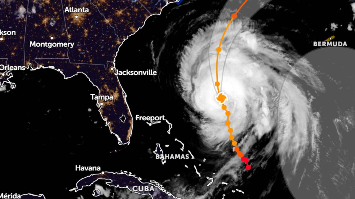 Huragan Erin nadal groźny