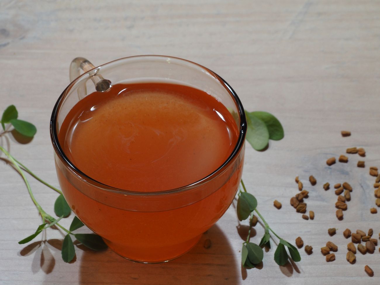 Nasiona kozieradki wpływają pozytywnie na ogólną kondycję włosów