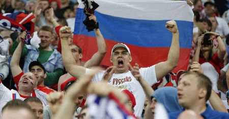 Marsz rosyjskich kibiców. "Nie chcemy polityki"