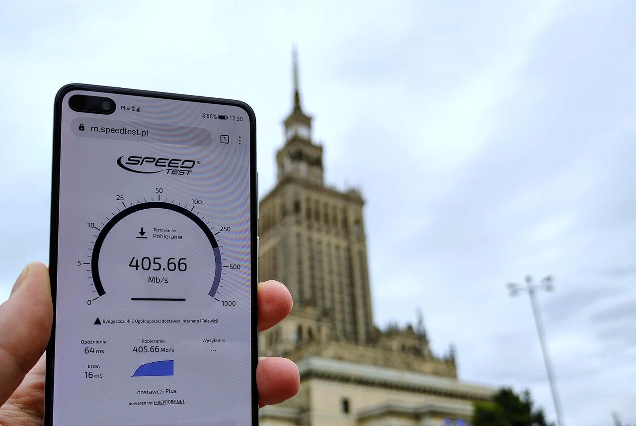 Ciekawe dane o 5G w Polsce. Polacy rzucili się na telefony obsługujące sieć nowej generacji