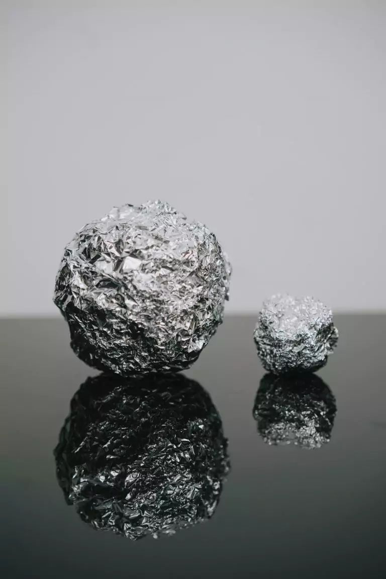 Use of aluminum foil, photo by Unsplash