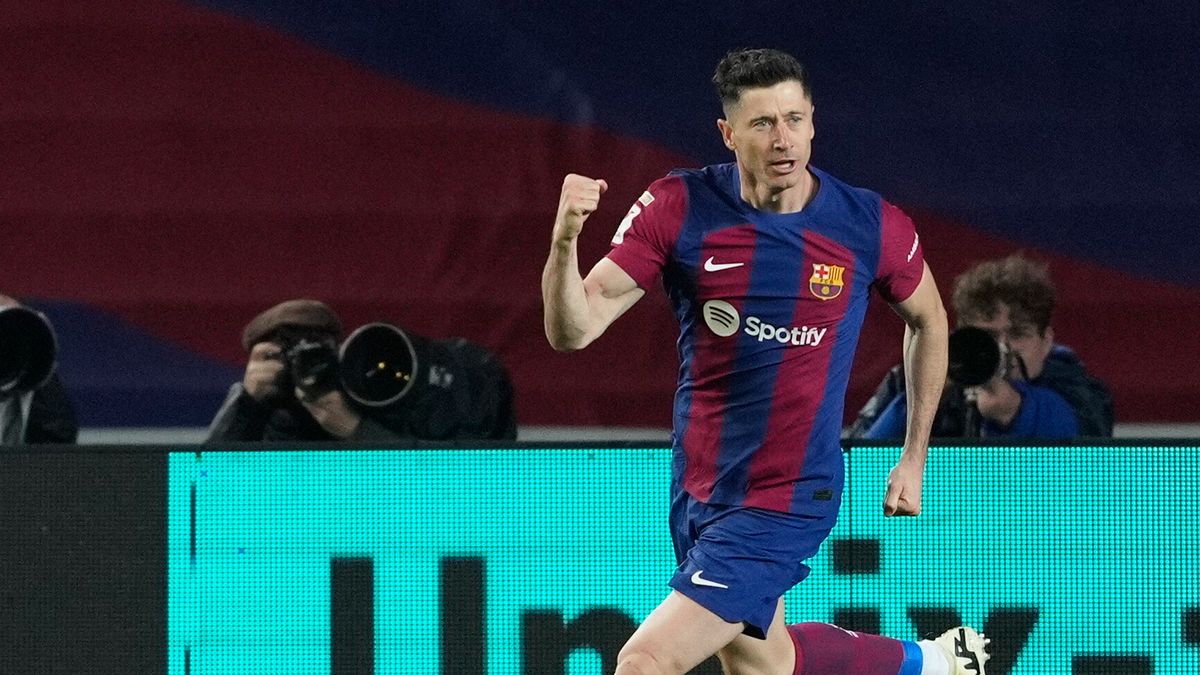 PAP/EPA / Alejandro Garcia / Robert Lewandowski