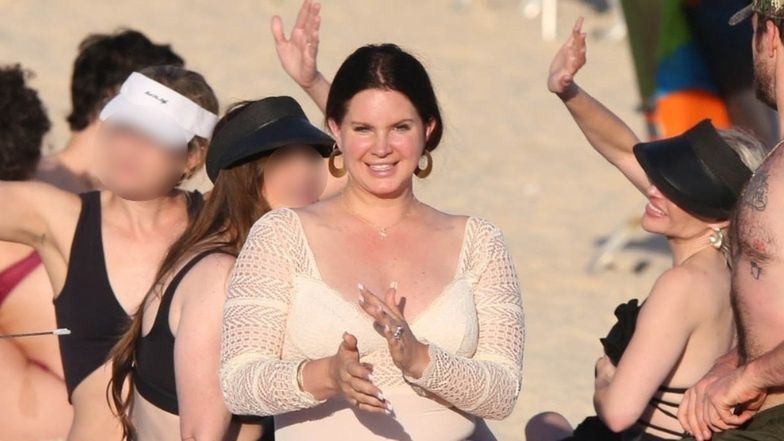 Lana del Rey przyłapana na plaży w Rio de Janeiro
