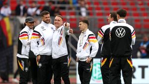 Gorąco na treningu reprezentacji Niemiec! Piłkarzy musiał rozdzielać asystent