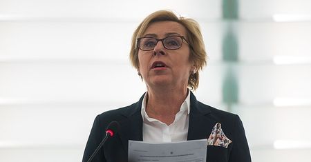 Europoseł PiS o LGBT. "Są traktowani tak, jak w innych krajach europejskich"