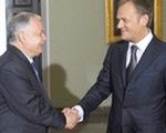Premier do prezydenta: Potrzebna rozmowa i serdeczna perswazja