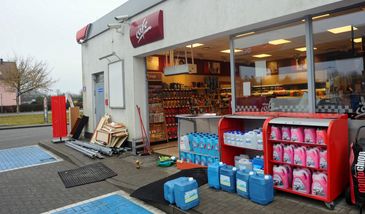 Strzały na stacji w Rymaniu. Policjanci zawalili sprawę? Ekspert ocenił ich działania