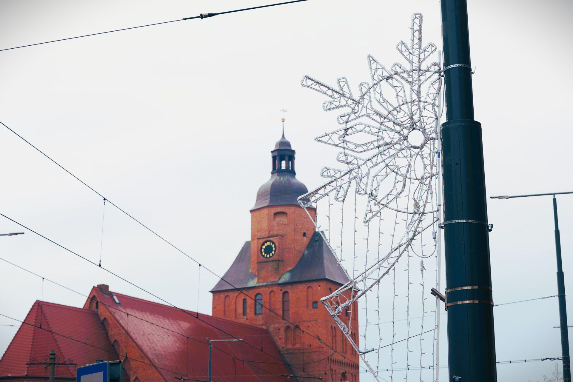 Na gorzowskich ulicach, placach i skwerach już trwa wielkie strojenie.