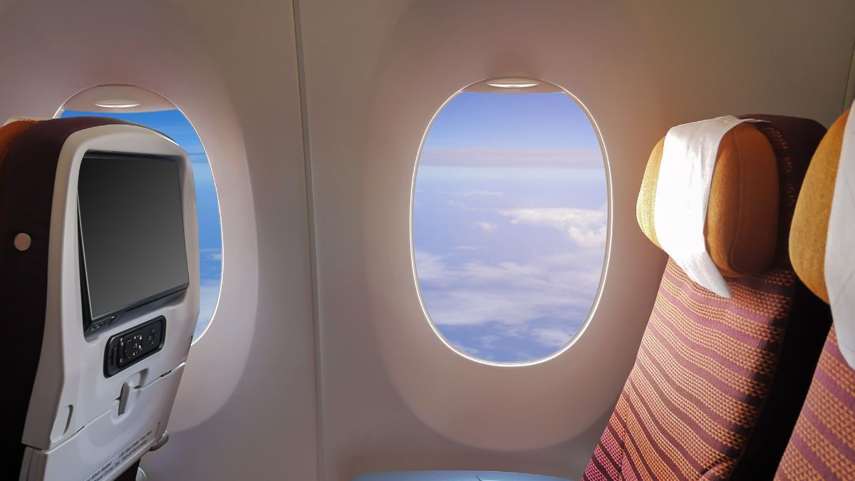 Z których funkcji warto skorzystać podczas lotu samolotem?