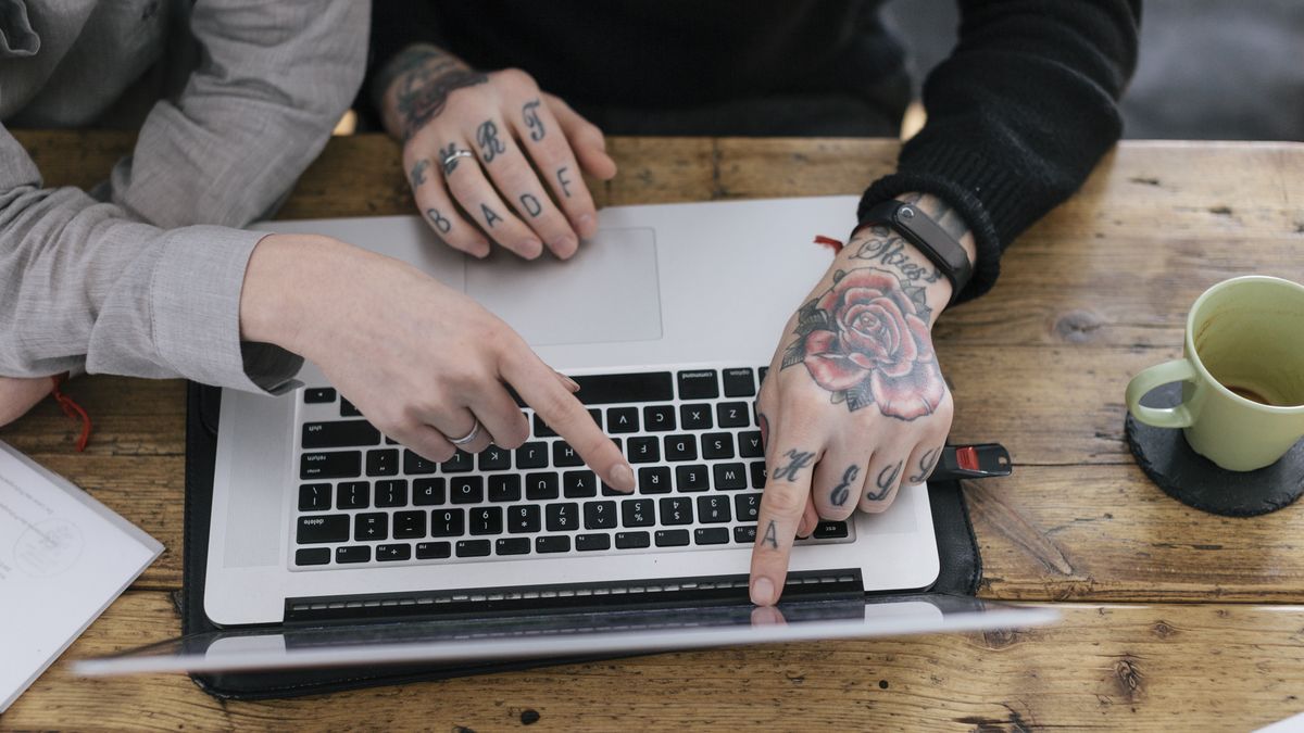 Pracodawcy, którzy mieli wątpliwości co do zatrudniania osób wytatuowanych, powinni ponownie rozważyć ich zasadność