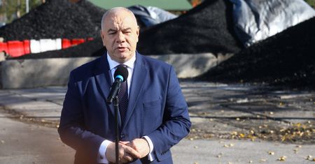 Zawiadamiają prokuraturę ws. Jacka Sasina. Chodzi o import węgla