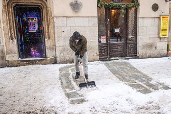 Atak zimy w Warmińsko-Mazurskiem. Szkoły zawieszają zajęcia