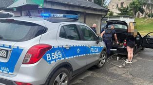 Poszukiwany w Jeleniej Górze wpadł na własne życzenie. Po alkoholu wsiadł za kierownicę