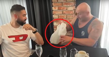 To mógł zrobić tylko Najman. Przyniósł taką kasę w plastikowej torebce