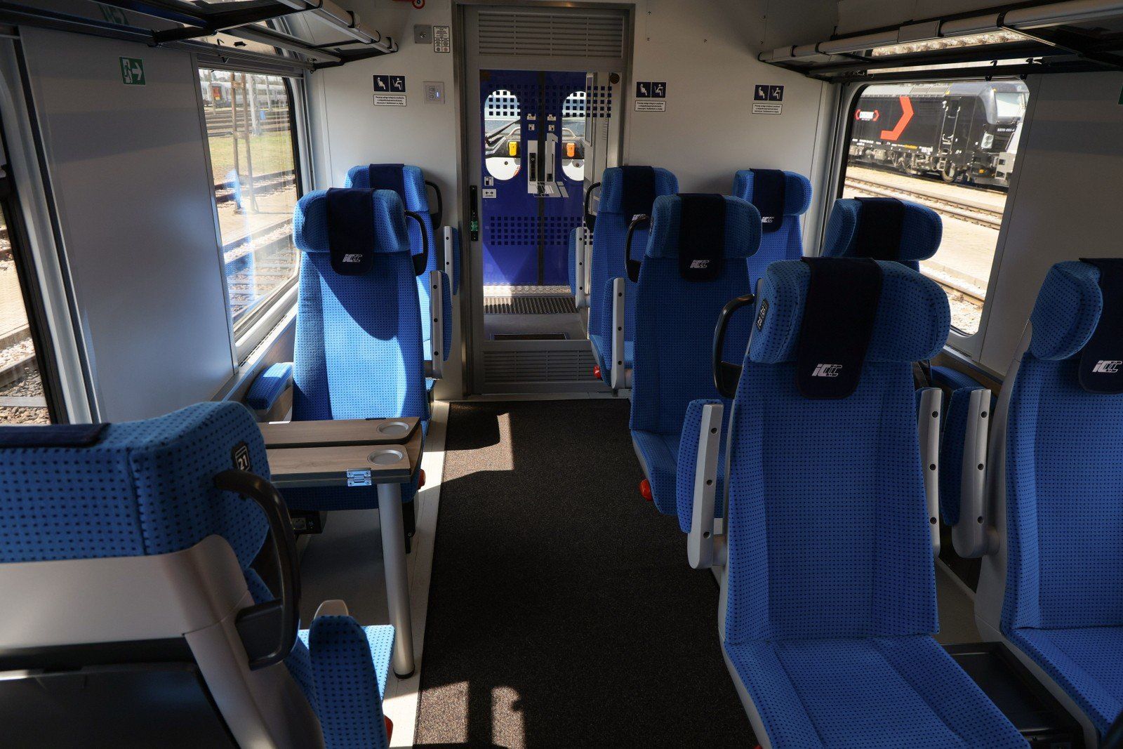wnêtrza wagonu 152a