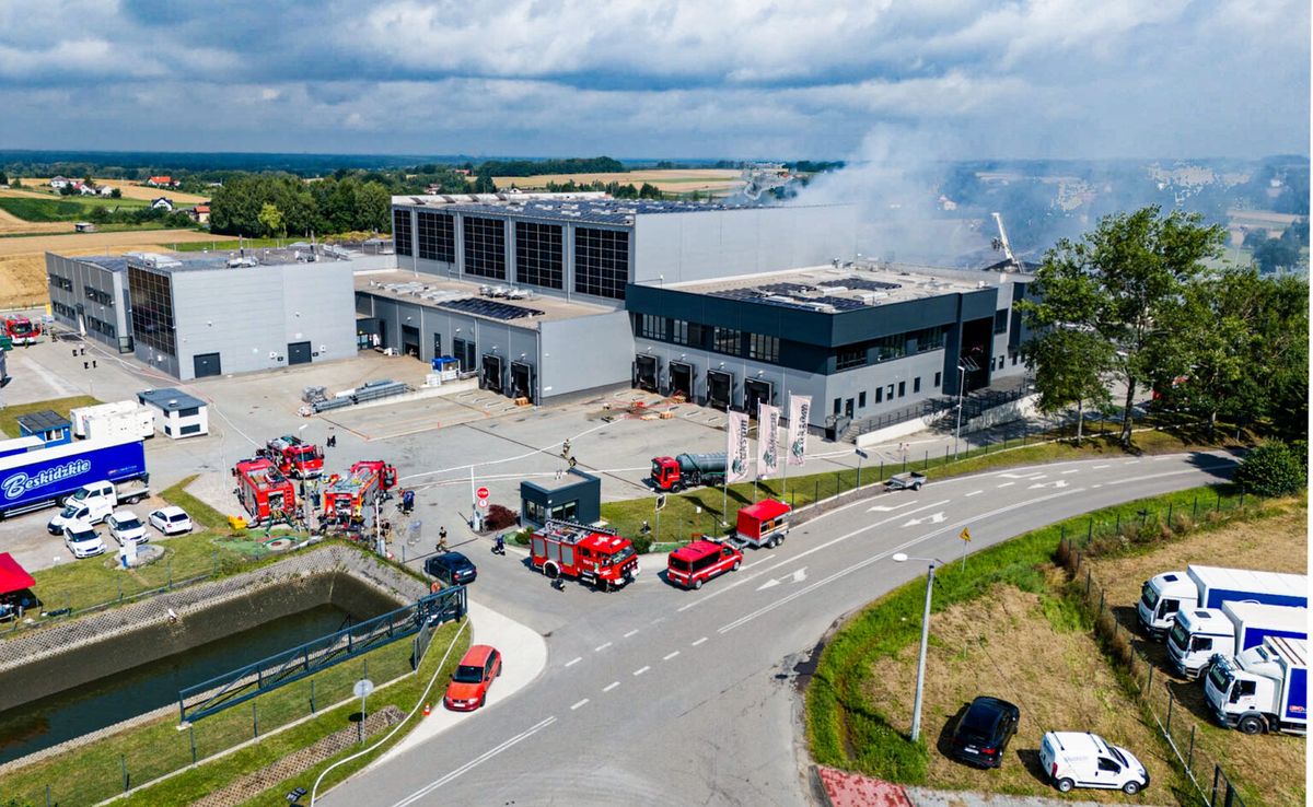 Pożar fabryki Paluszków Beskidzkich. Wkrótce poznamy przyczyny