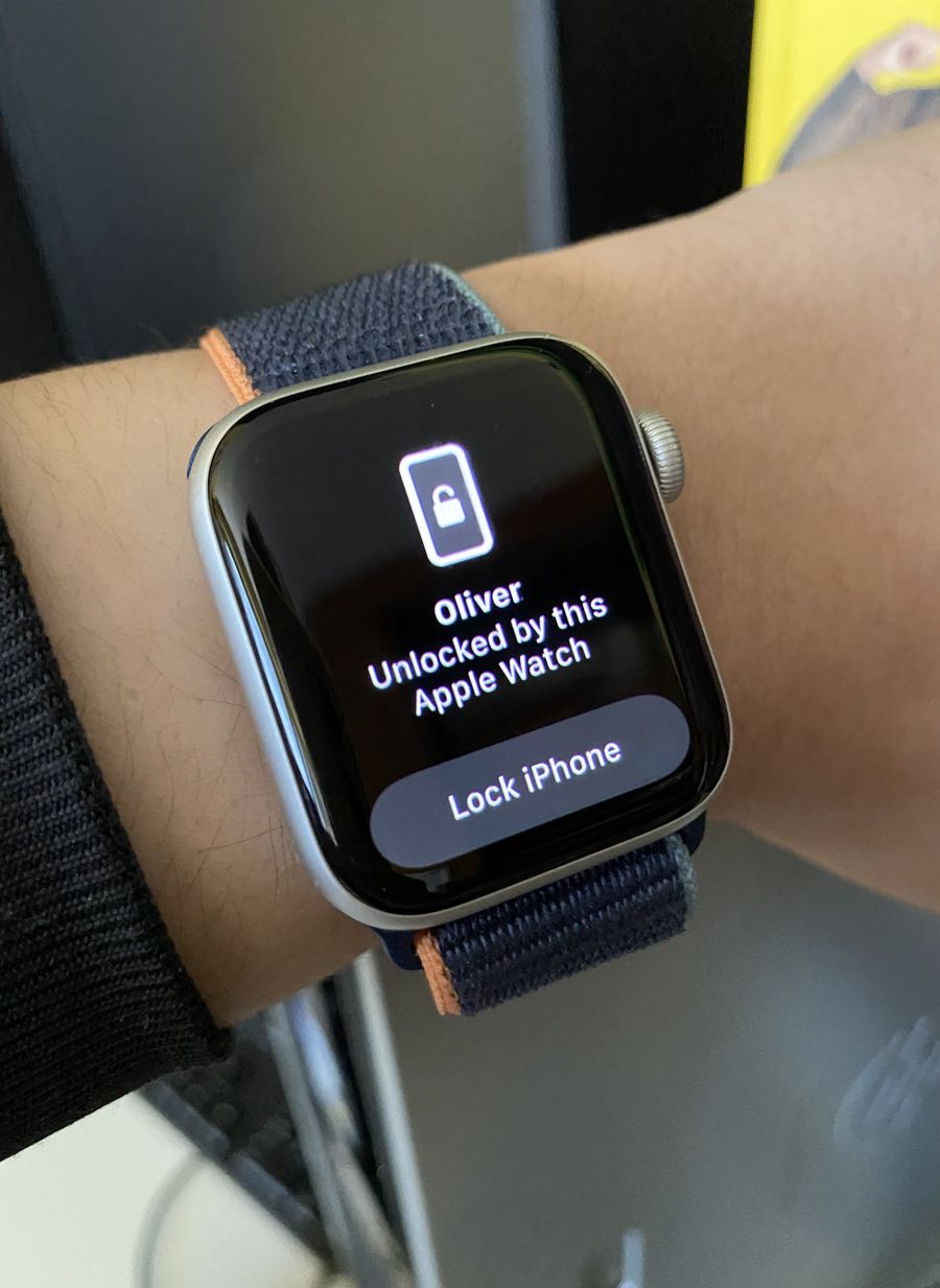 Jak wygląda odblokowanie iPhone'a w masce przy użyciu Apple Watcha?