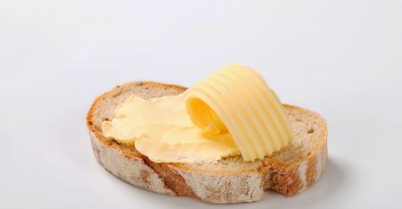 Tłuszcz jadalny z olejem roślinnym (20% tłuszczu) z dodatkiem soli
