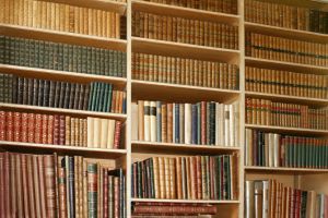 28-tomowa encyklopedia z XIX wieku trafiła do biblioteki w Koszalinie