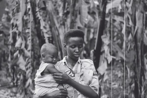 Wstrząsające rozmowy z ocalałymi - "Nagość życia. Opowieści z bagien Rwandy" Hatzfelda