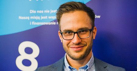 Mikrofaktoring online rewolucjonizuje usługi finansowe dla MŚP