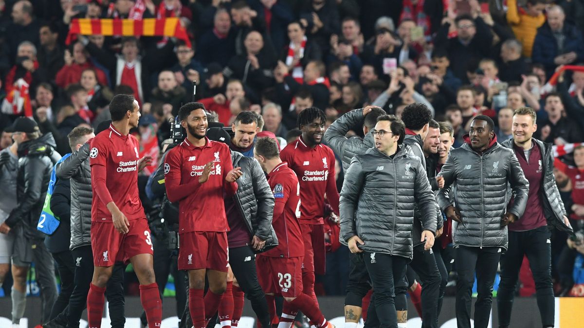 Zdjęcie okładkowe artykułu: PAP/EPA / NEIL HALL  / Na zdjęciu: piłkarze Liverpool FC