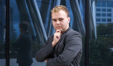 "Często chcieli po prostu spełnić marzenie o lepszym życiu". Niezwykłe losy Fałszywych arystokratów