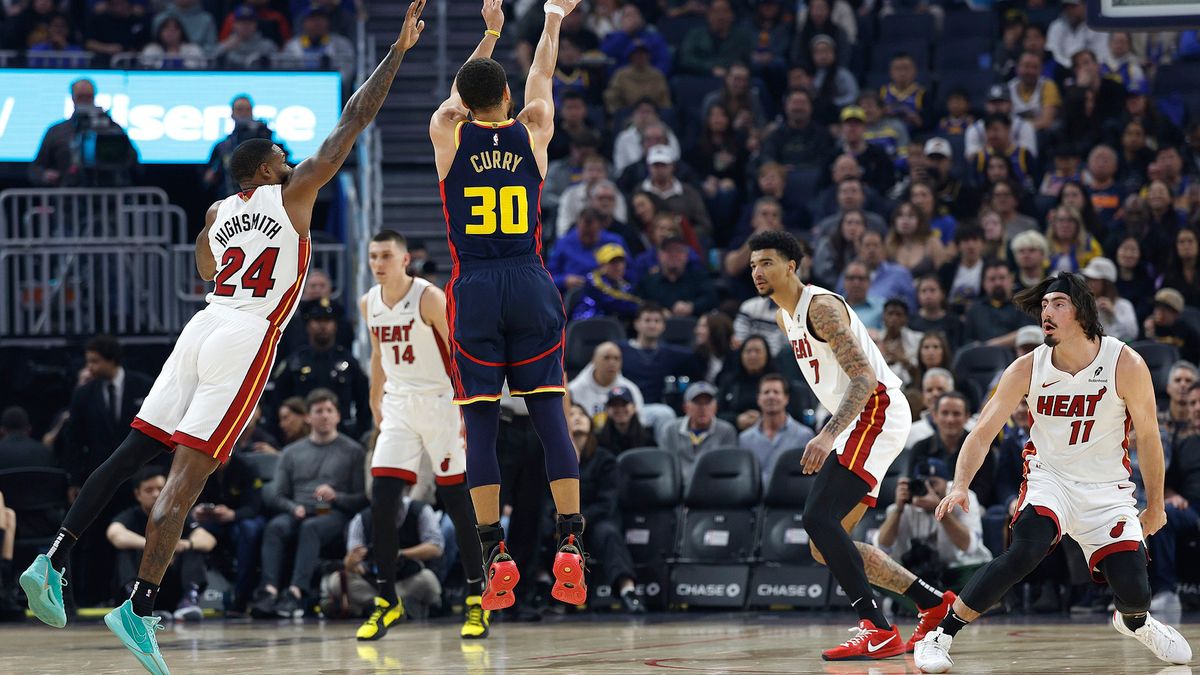 Getty Images / Thearon W. Henderson / Na zdjęciu: Zawodnicy podczas meczu Miami Heat - Golden State Warriors.