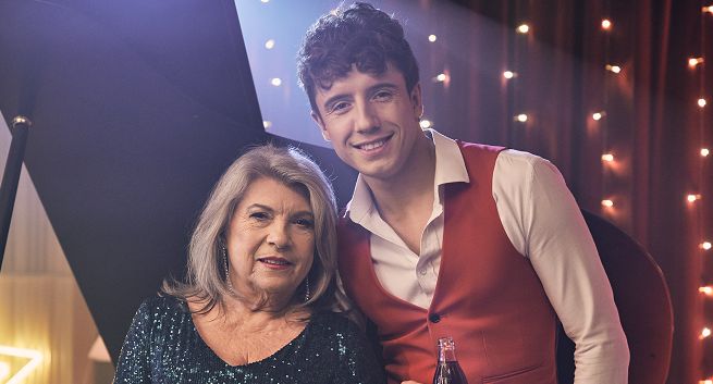 Krystyna Prońko i Dawid Kwiatkowski śpiewają bożonarodzeniową piosenkę Coca-Coli (wideo)