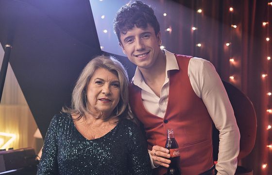 Krystyna Prońko i Dawid Kwiatkowski śpiewają bożonarodzeniową piosenkę Coca-Coli (wideo)