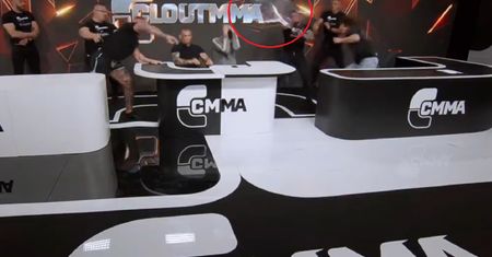 Skandal w trakcie programu. Rzucił krzesłem w rywala