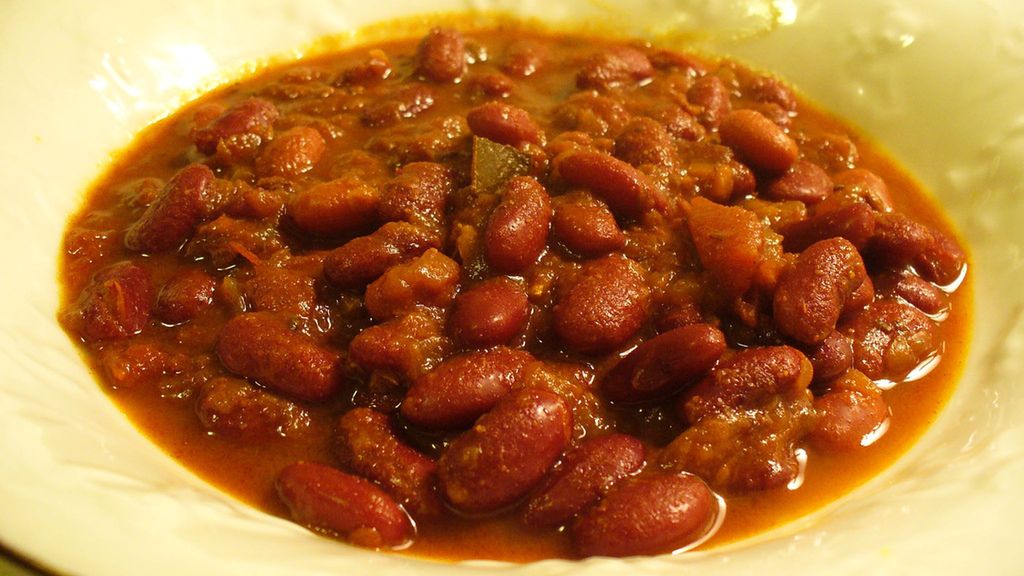 Czerwona fasola nerkowata gotowana z dodatkiem soli