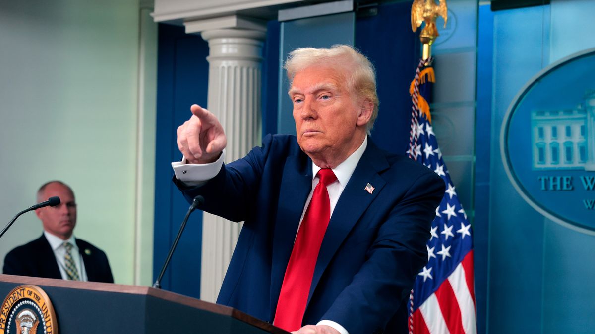 Donald Trump zakazuje używania zaimków neutralnych płciowo