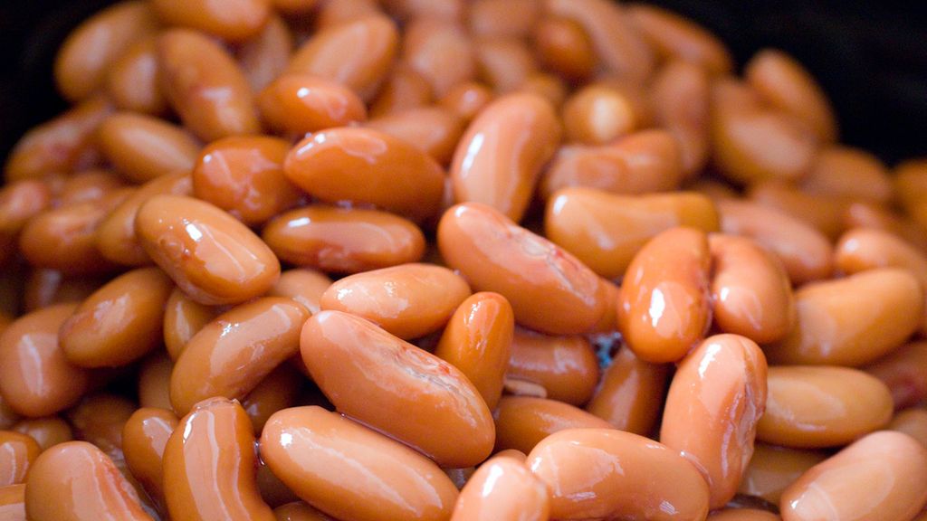 Czerwina fasola nerkowata w puszce, odsączona i opłukana wodą z kranu